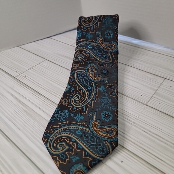 HI-TIE Mens Neck Tie NWT Black Blue Gold Paisleys 100 % Silk Handmade - Picture 2 of 14